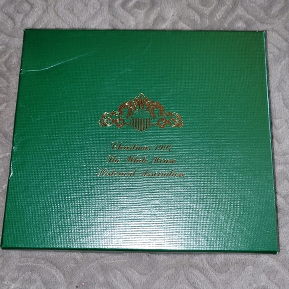 1997 WHITE HOUSE Christmas Ornament - Picture 2 of 9